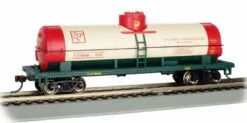 Bachmann HO 17801 40' Single Dome Tank Car, North Pole And Southern #721 (Flying Reindeer Water)