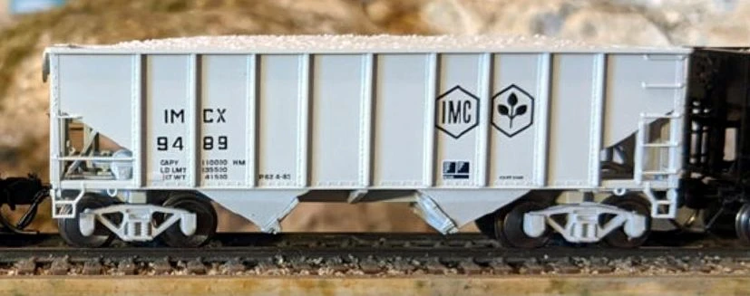 Bluford Shops N 65254 8-Panel 2-Bay Hopper, International Minerals And Chemicals #9404 1 Bluford Shops N 65254 8-Panel 2-Bay Hopper, International Minerals And Chemicals #9404