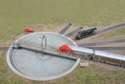 Walthers Cornerstone HO 933-2851 Motorized 110' Turntable (Built-Up)