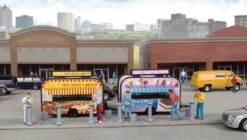 Walthers SceneMaster HO 949-2905 Ice Cream And Hot Dog Food Trailers Kits