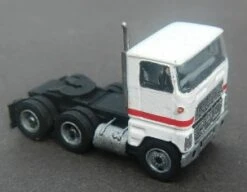 Showcase Miniatures N 42 F Type COE Tractor Kit, Day Cab Version