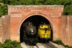 Monroe Models HO 151 B&O Style Double Track Tunnel Portal, Brick